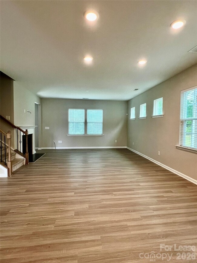 601 Deep River Wy