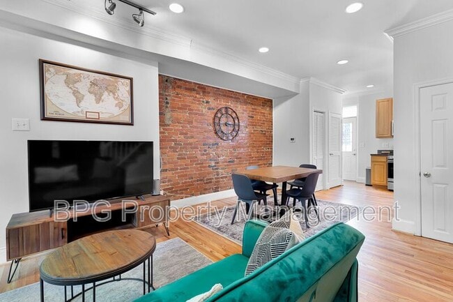 Photo - 1037 5th St NE Unit House