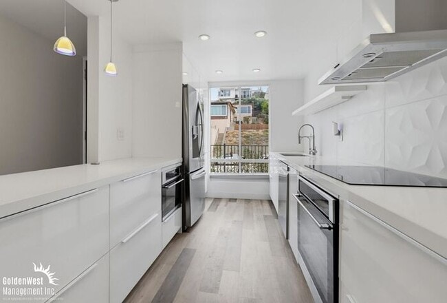 Photo - Beautifully Renovated 2Bdm 2.5Ba Mission Hills Condo with Bay Views!