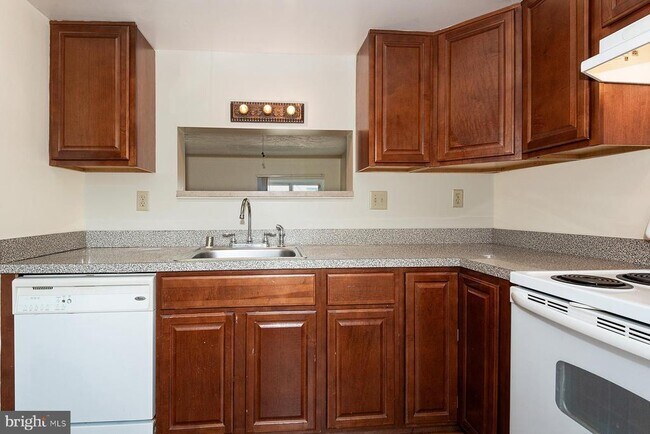 Photo - 2406 Rosecroft Ct