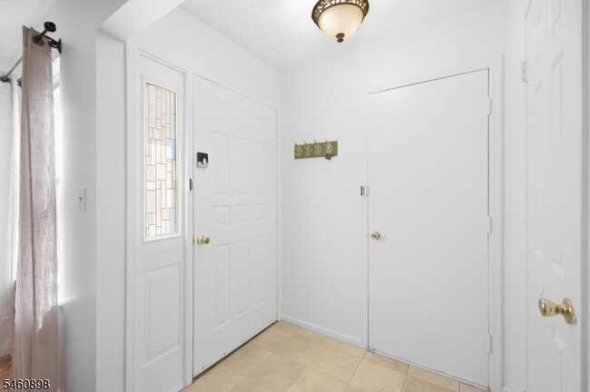 126 Locust Ct