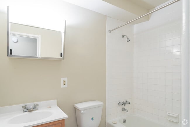 Photo - Park Plaza East & West Apartments