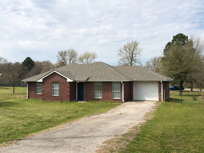Building Photo - 15120 Oaks W Dr Rental