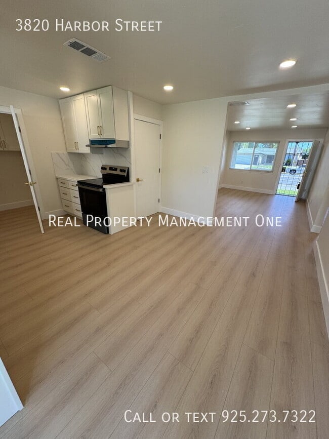 Photo - 3820 Harbor St