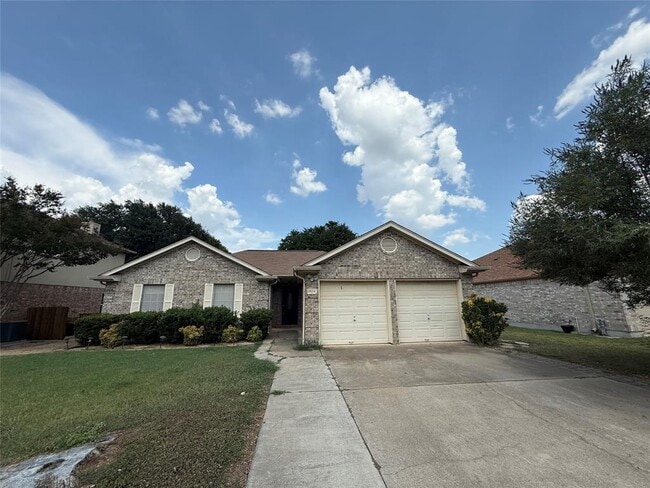 Building Photo - 1914 Hollow Ridge Dr Rental