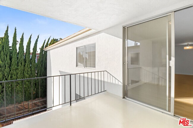 Photo - 1114 12th St Unidad 303