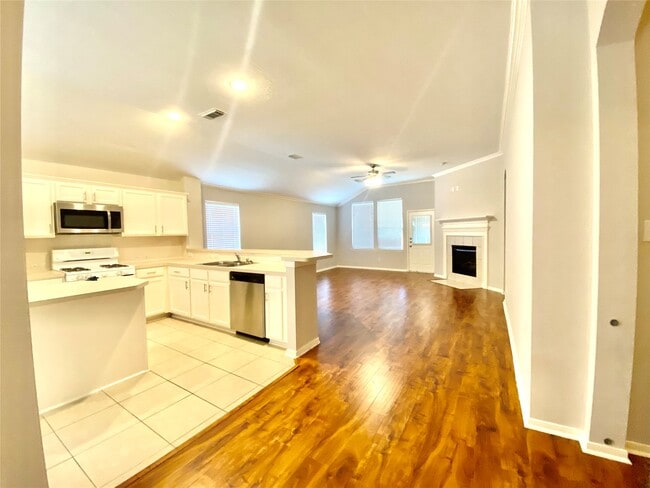 Photo - 5615 Brookhollow Oaks Trail