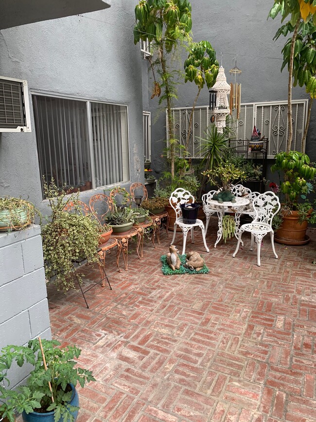 Photo - 1810 N Bronson Ave Apartments Unit 208