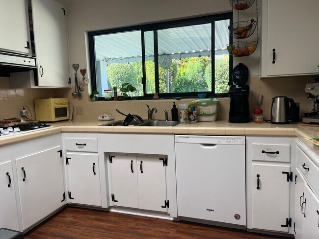 Photo - Charming Home by Bishops Peak Trailhead -AVAILABLE April