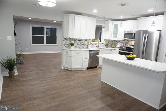Photo - 295 Overleaf Ct