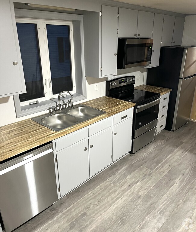 Building Photo - 175 May St Unit 1 Rental