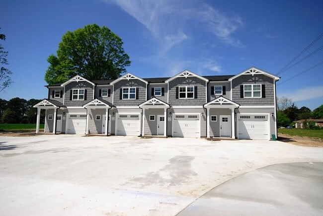 Building Photo - 416 S Pearl St