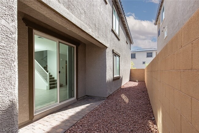 Photo - 8045 Skye Foxx St