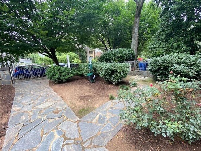 Photo - One Bedroom Apartment in the Heart of Midtown!