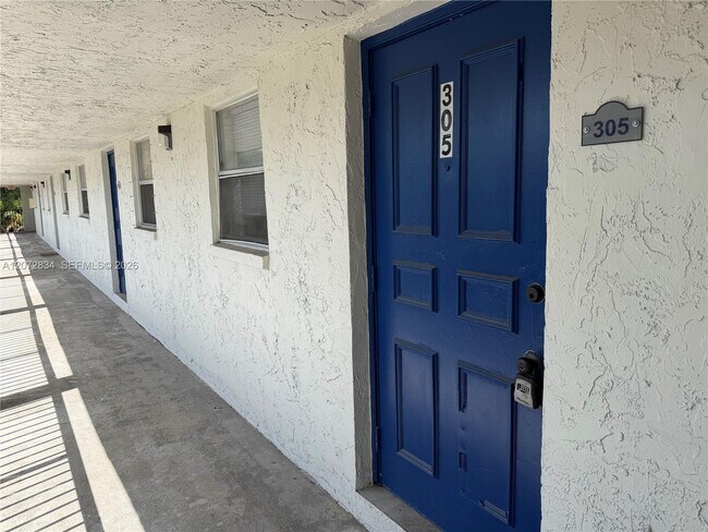 5090 SW 64th Ave Unit 305