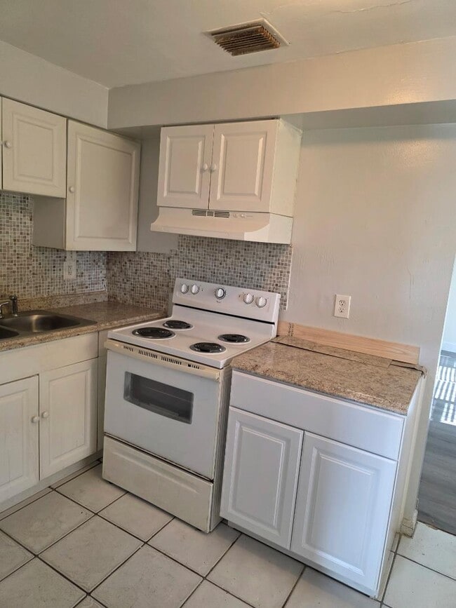 Building Photo - 91 NE 2nd Ave