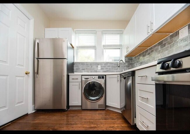 Photo - 2 bedroom in Chicago IL 60613 Unidad 1W