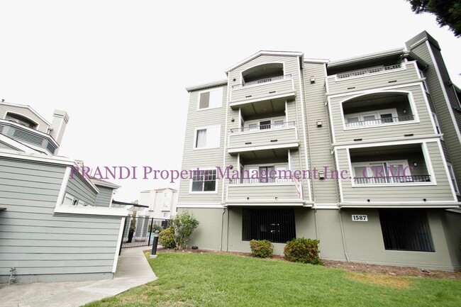 Building Photo - Prime Novato Location – Condo with Private... Unit 207