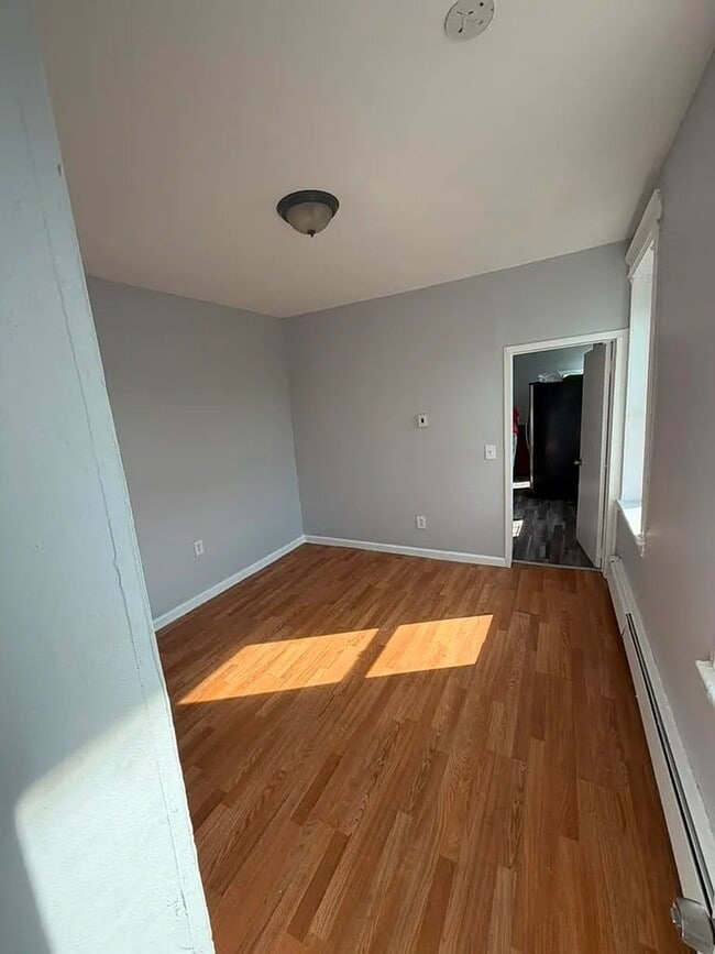 Photo - 300 Watchung Ave Unidad 8