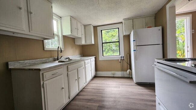 Building Photo - Remodeled 1 bedroom, standalone unit Rental