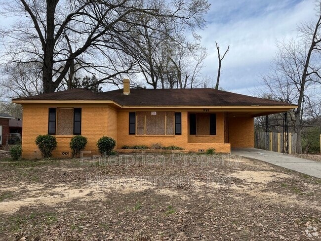 Building Photo - 1848 Woodburn Dr Rental