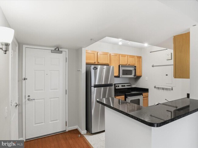 Photo - 880 N Pollard St Unit 323