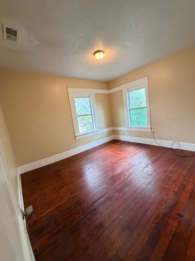 Photo - Beautiful 2 Bedroom unit in Highland