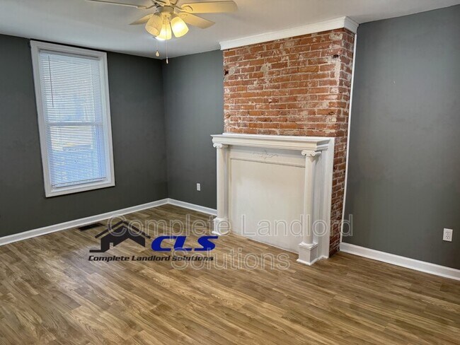 Photo - 702 S 8th St