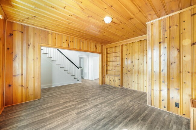 228 Newcomb Dr