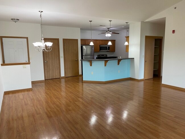 Living room - 230 Hilldale Dr Condo Unit Hilldale