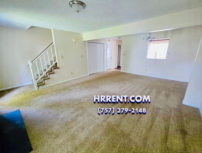 Photo - Lovely 2 Bedroom 2.5 Bathroom Townhouse lo...