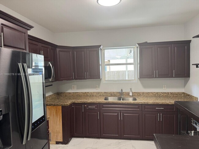 Photo - 1131 SW 10th St