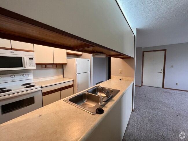 Building Photo - 2 BR 1ba on Benton Dr - Ready August 1st Rental