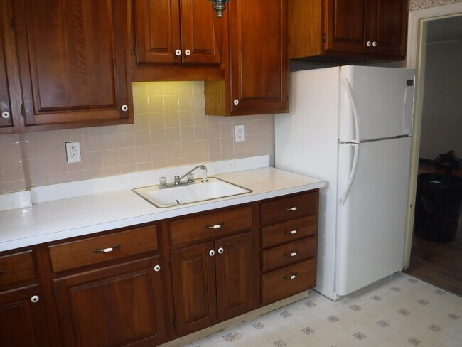 Photo - 1545 Atlantic St NE