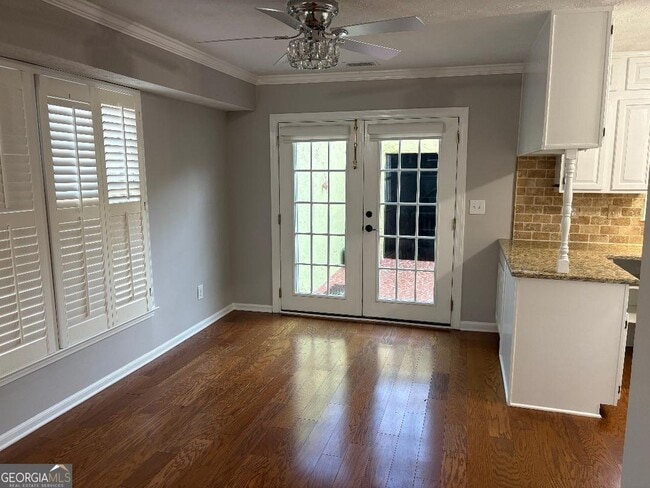 Photo - 228 Fairview Ave