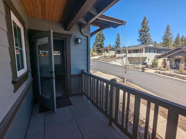 Photo - Gorgeous 3x2 in NW Bend w/ a double-car garage and island kitchen