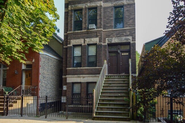 Building Photo - 2031 W Moffat St Rental