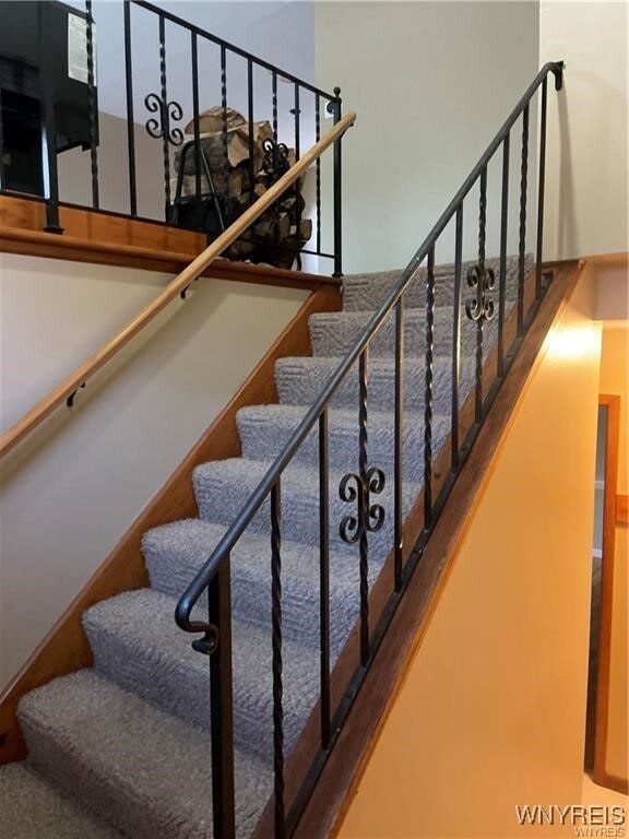 Photo - 35 Tomcyn Dr