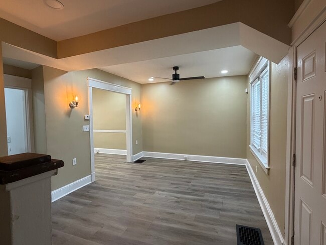 Photo - 321 W 29th St