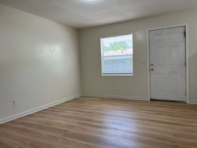 Photo - 207 Highview Ave Unit 102