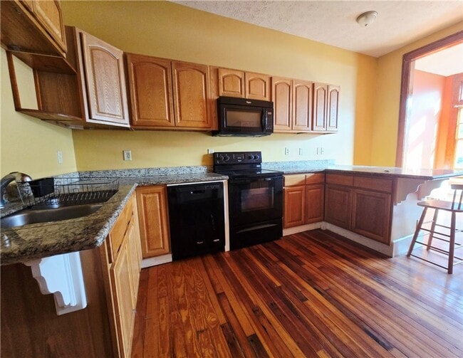 Photo - 494 Exchange St