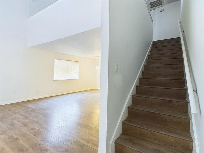 Photo - 2124 Burton Dr Unit 140