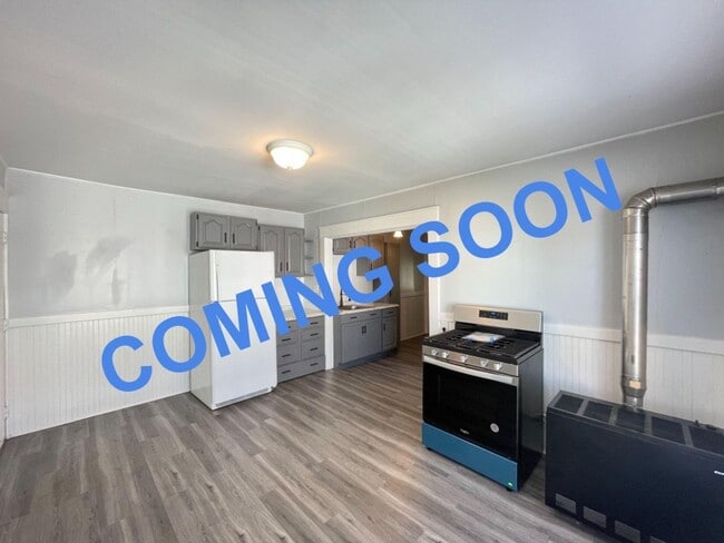 Building Photo - 398 Amory St Unit B