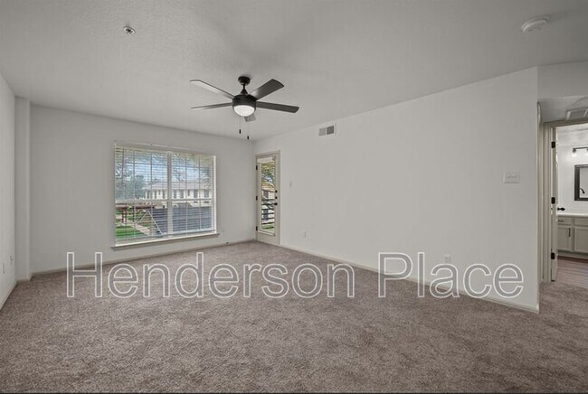 Photo - 170 Henderson St