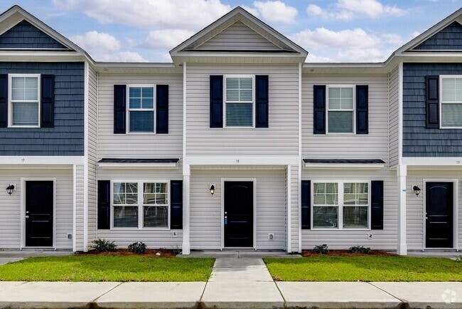 Building Photo - Townhouse close to Pooler!