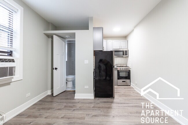 Photo - 515 W Belmont Ave Unit 5L