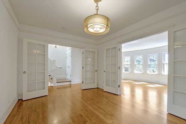 Photo - 3217-21 Gough Street Apartments Unidad 3221