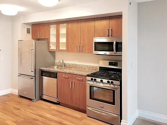 Building Photo - 776 6th Ave Rental