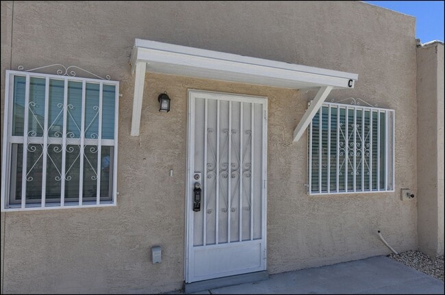 Photo - 4626 Maxwell Ave Unit C (R)