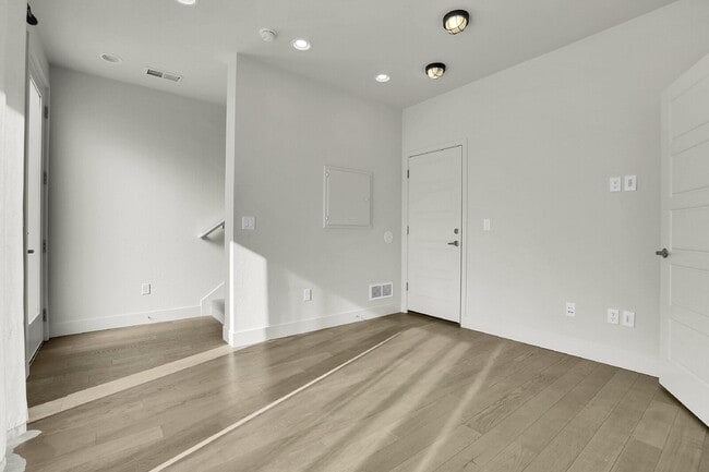 Photo - $2,500 - 2 Bed, 2 Full Bath Townhome In Broomfield with Central AC and In Unit Laundry!